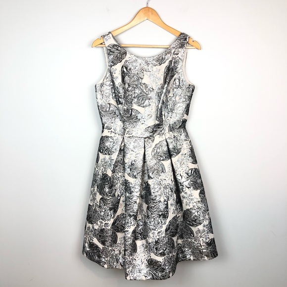 Nicole Miller Dresses & Skirts - Nicole Miller New York Metallic Brocade Dress